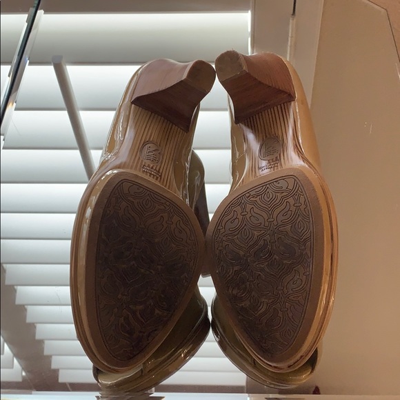 Peep-toe Pump - Picture 7 of 11